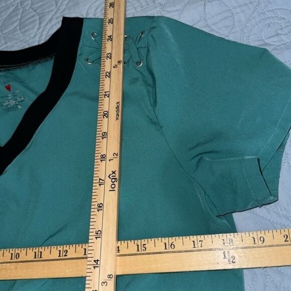 Teal V-Neck Scrub Top With Lace-Up Shoulders & Pockets - Picture 7 of 7